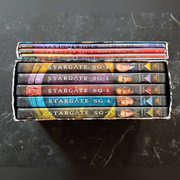 Stargate SG-1 TV-Series Seasons Two and Season Ten. 10 Disc Set. - Picture 3 of 8